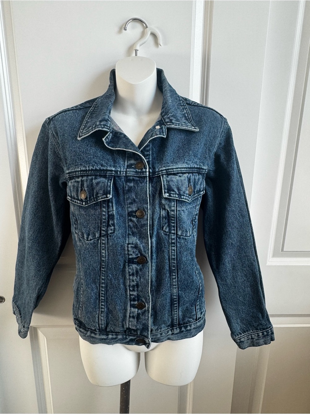 Vintage 90’s Cabela's Women's Medium Wash Blue Denim Jacket